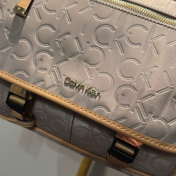 Calvin Klein Embossed Crossbody Bag NWT - Picture 5 of 16